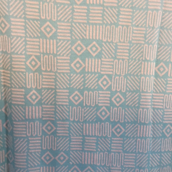Lularoe classic T shirt - Picture 2 of 3